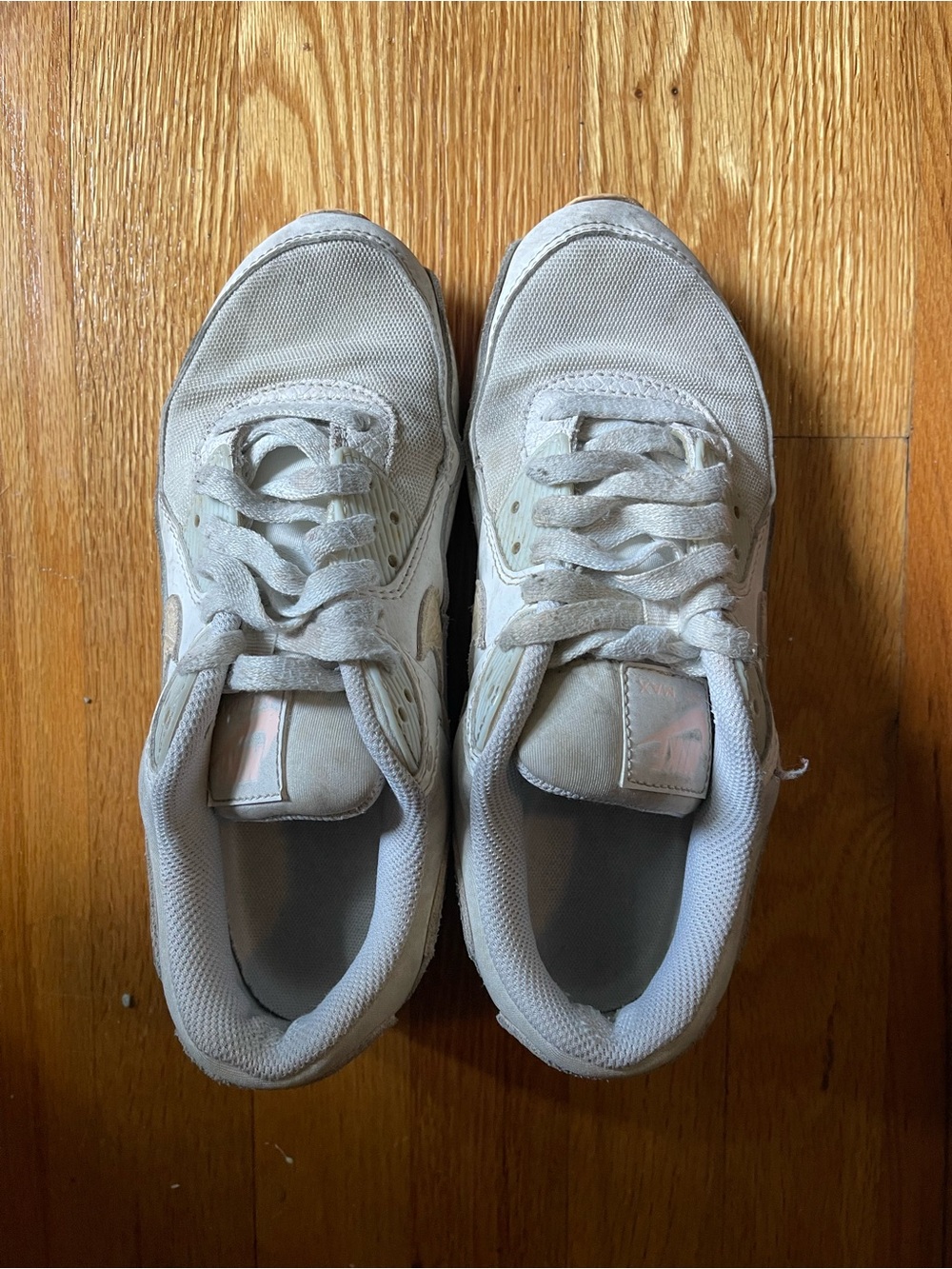 Women’s Nike sneakers